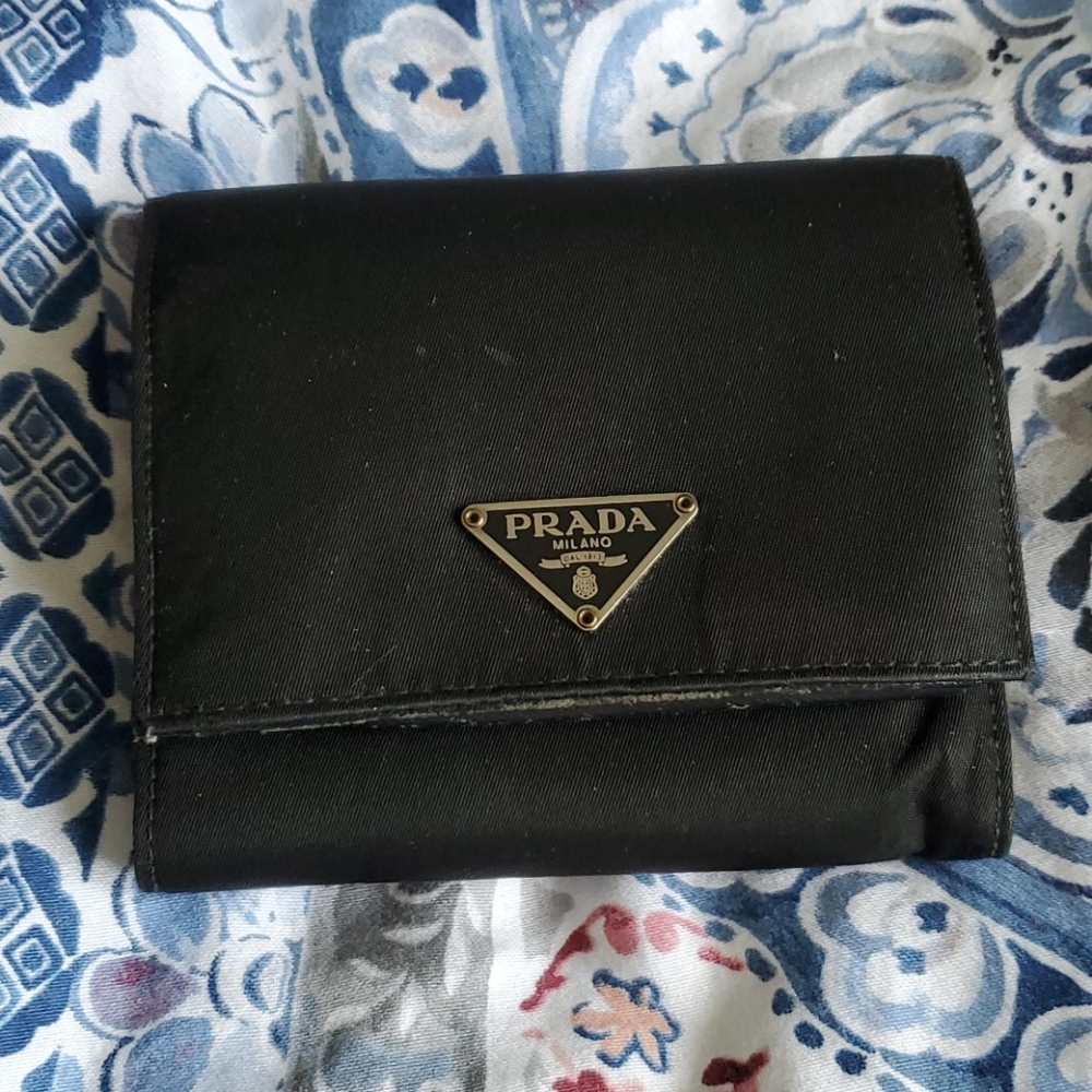 Original Prada wallet in color black for sell!!!